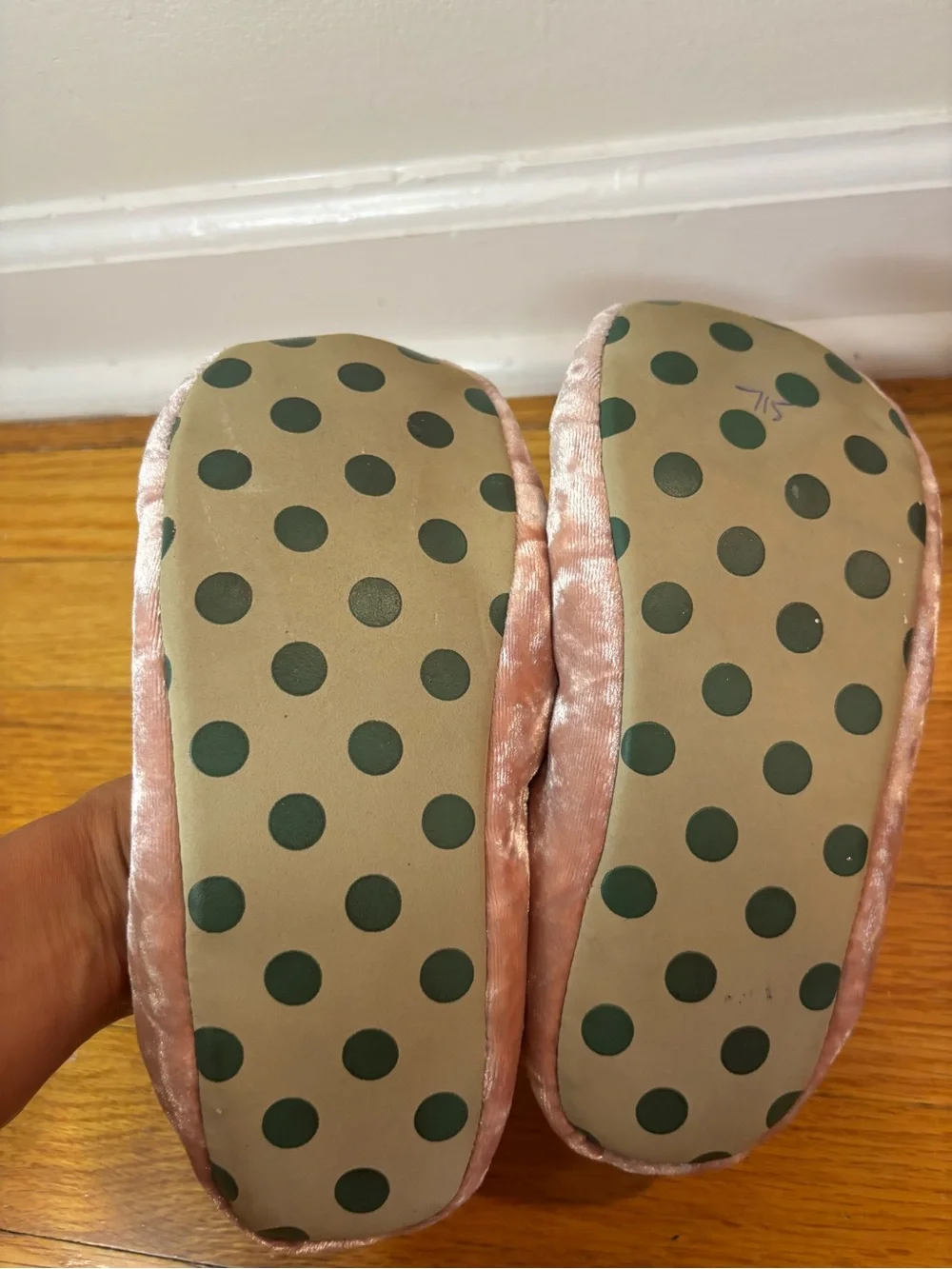 Mini Boden bunny slippers big kids size US 1.5 (UK 33)